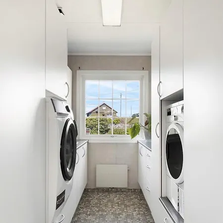 Great Single-family At The Of Haugesund 度假居 Karmoy